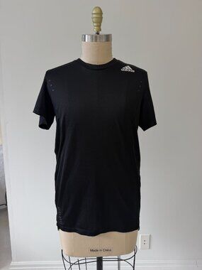 Great conditions Adidas men tee